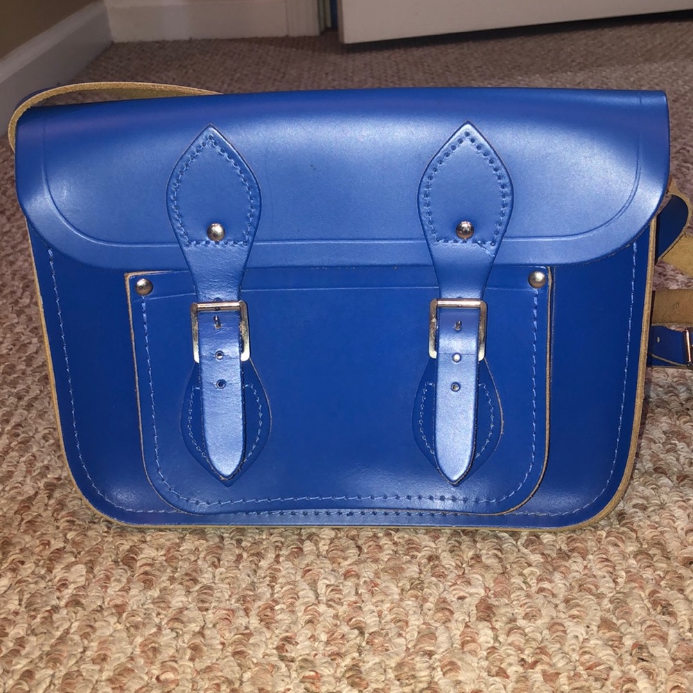 Gorgeous 11 inch Cambridge Satchel Company satchel